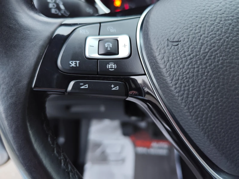 VW Touran 2.0TDi* 7 MECTA* EURO6D* NAVI* , снимка 10 - Автомобили и джипове - 52696973