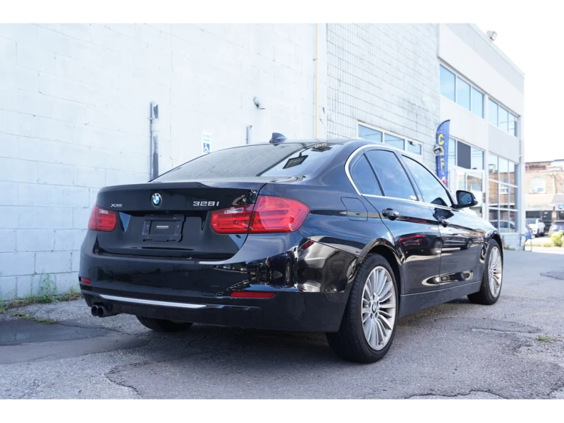 BMW 328 * АВТО КРЕДИТ* ЦЕНА ДО БГ * СЕРВИЗНА ИСТОРИЯ * , снимка 4 - Автомобили и джипове - 52696301