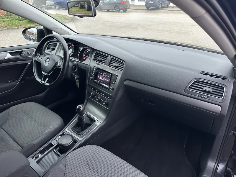 VW Golf 7 1.6TDI High-Line Италия, снимка 13 - Автомобили и джипове - 52877021
