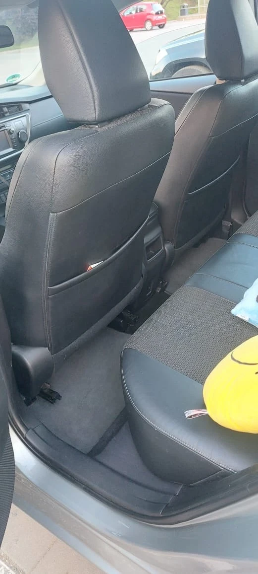 Toyota Auris, снимка 13 - Автомобили и джипове - 55225405