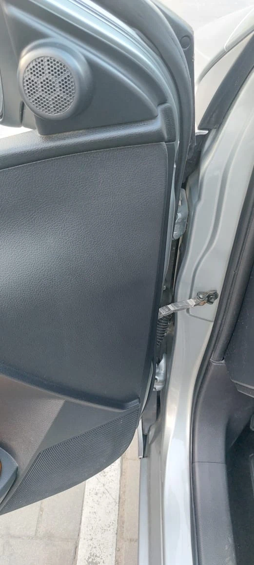 Toyota Auris, снимка 10 - Автомобили и джипове - 55225405