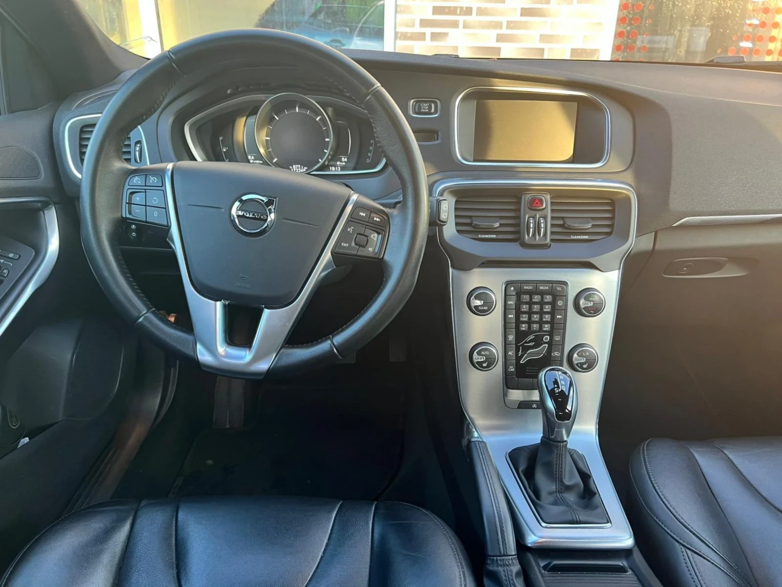 Volvo V40 2, 0 D3 150 hp AUTOMAT?C - изображение 8