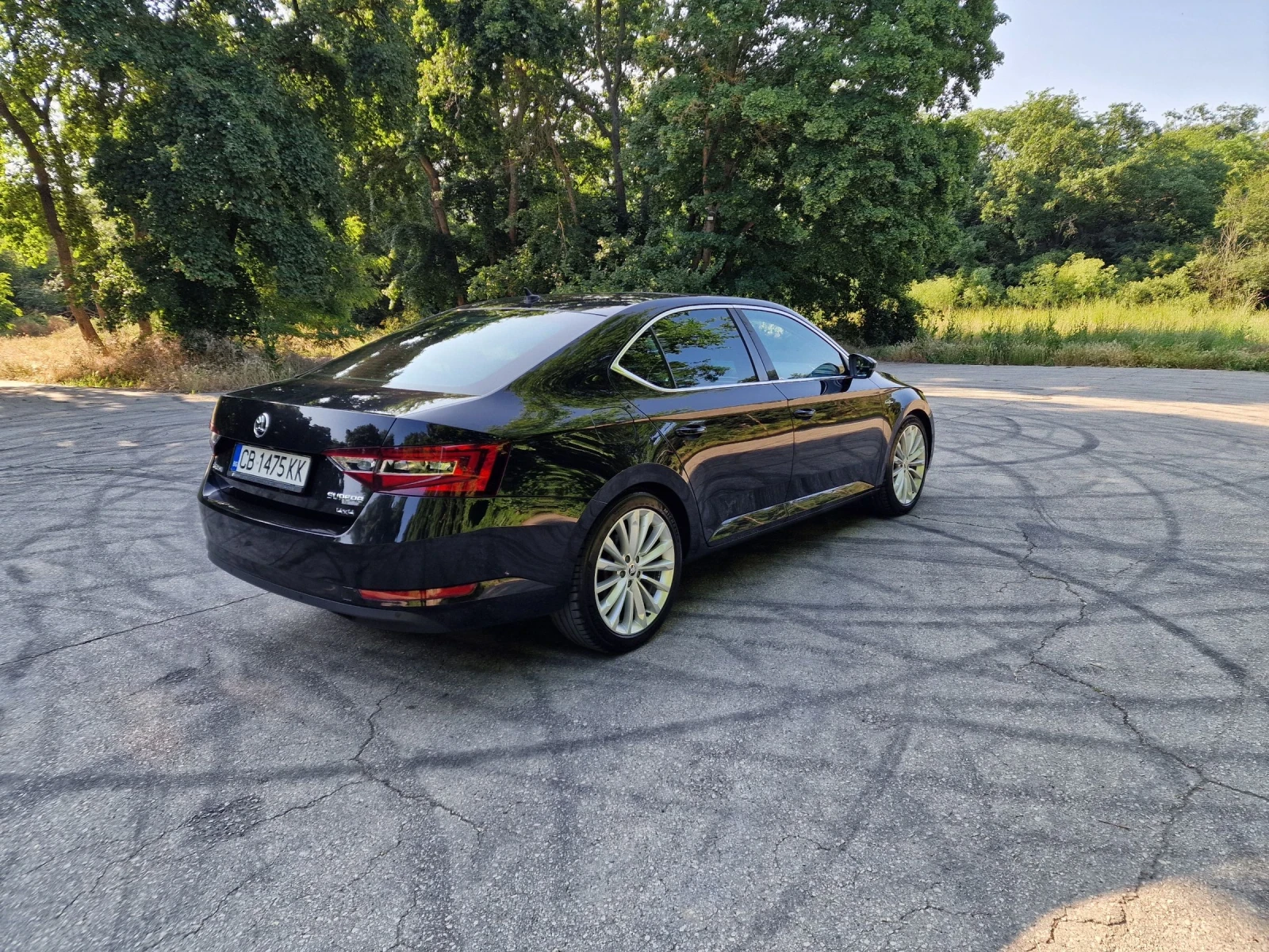 Skoda Superb 2.0TDI 4x4 L&K - изображение 3