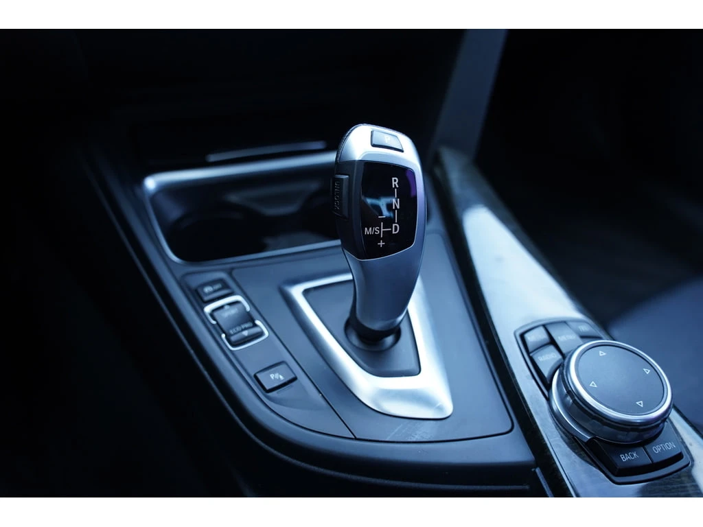 BMW 328 * АВТО КРЕДИТ* ЦЕНА ДО БГ * СЕРВИЗНА ИСТОРИЯ *  - изображение 10