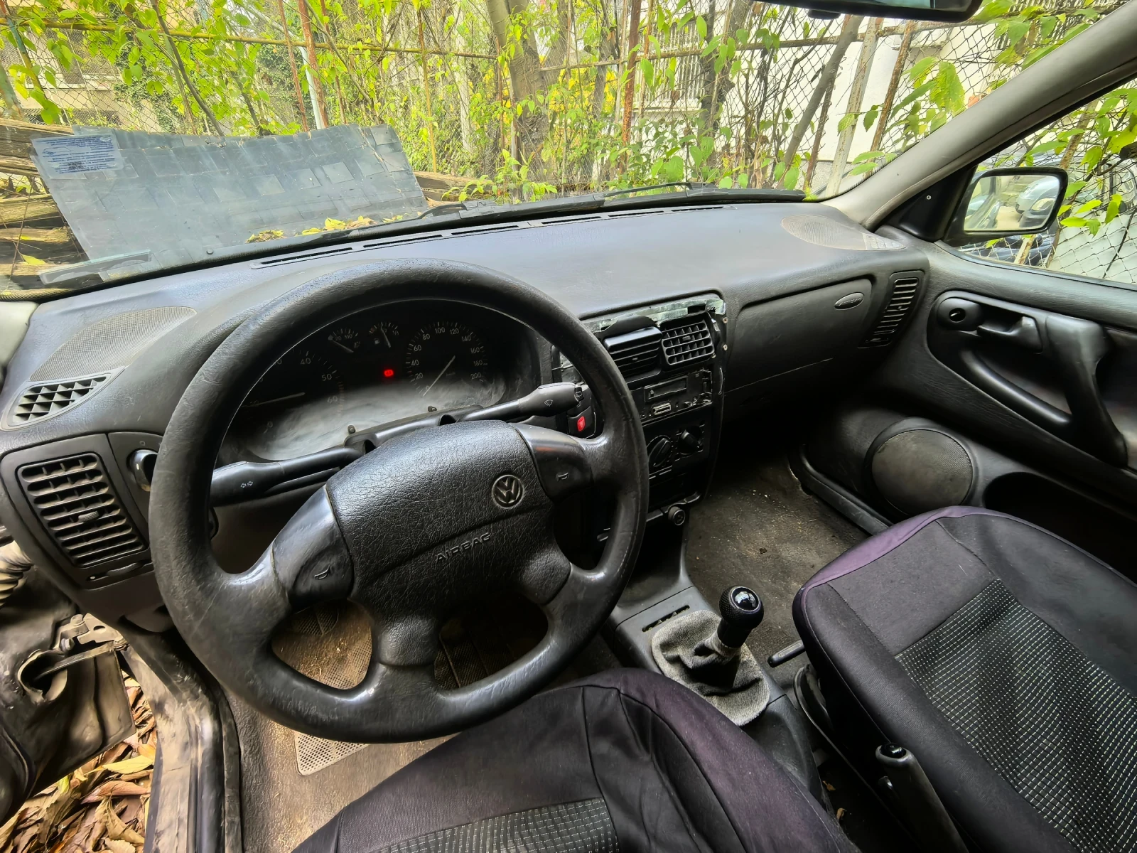 VW Polo 1.4 MPI 60к.с. - изображение 6