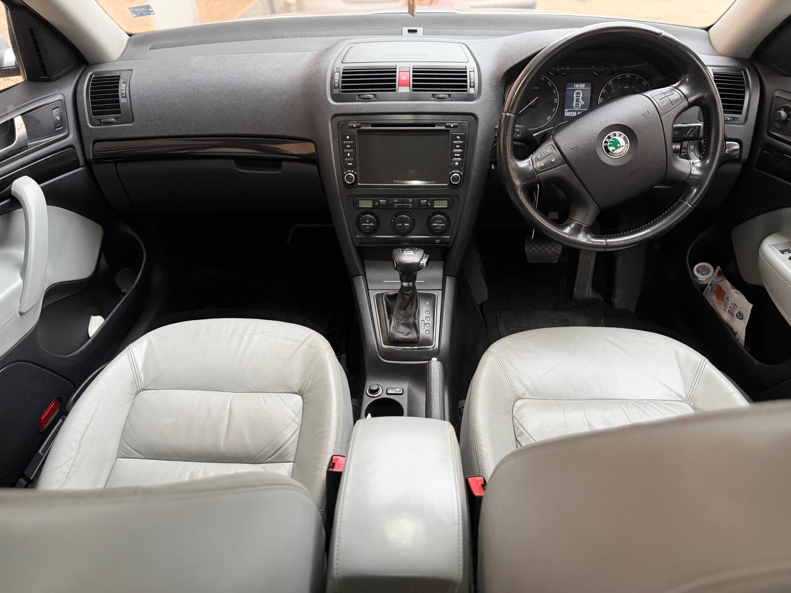 Skoda Octavia Skoda Octavia  2.0 140коня, снимка 13 - Автомобили и джипове - 53720626