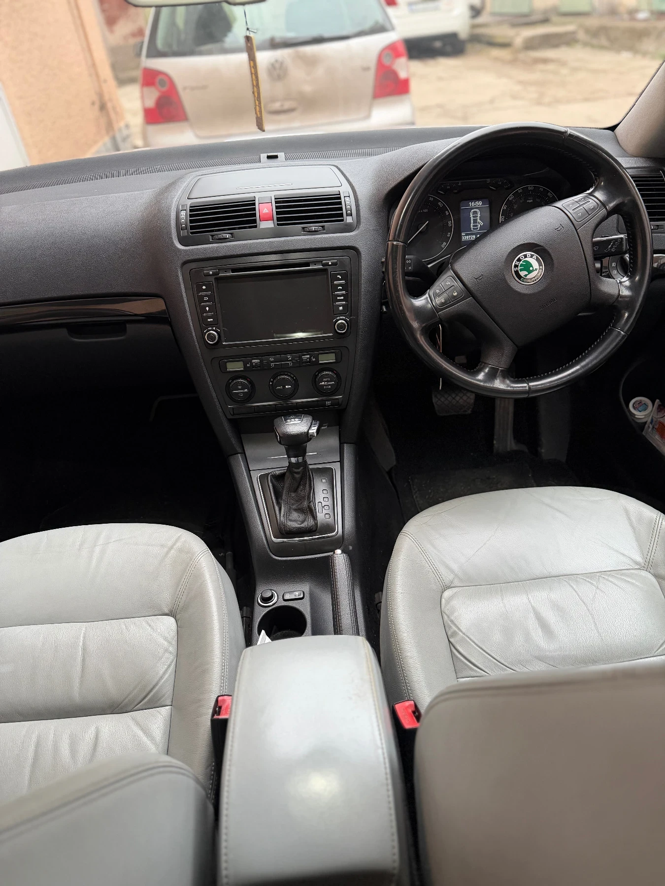 Skoda Octavia Skoda Octavia  2.0 140коня, снимка 9 - Автомобили и джипове - 53720626