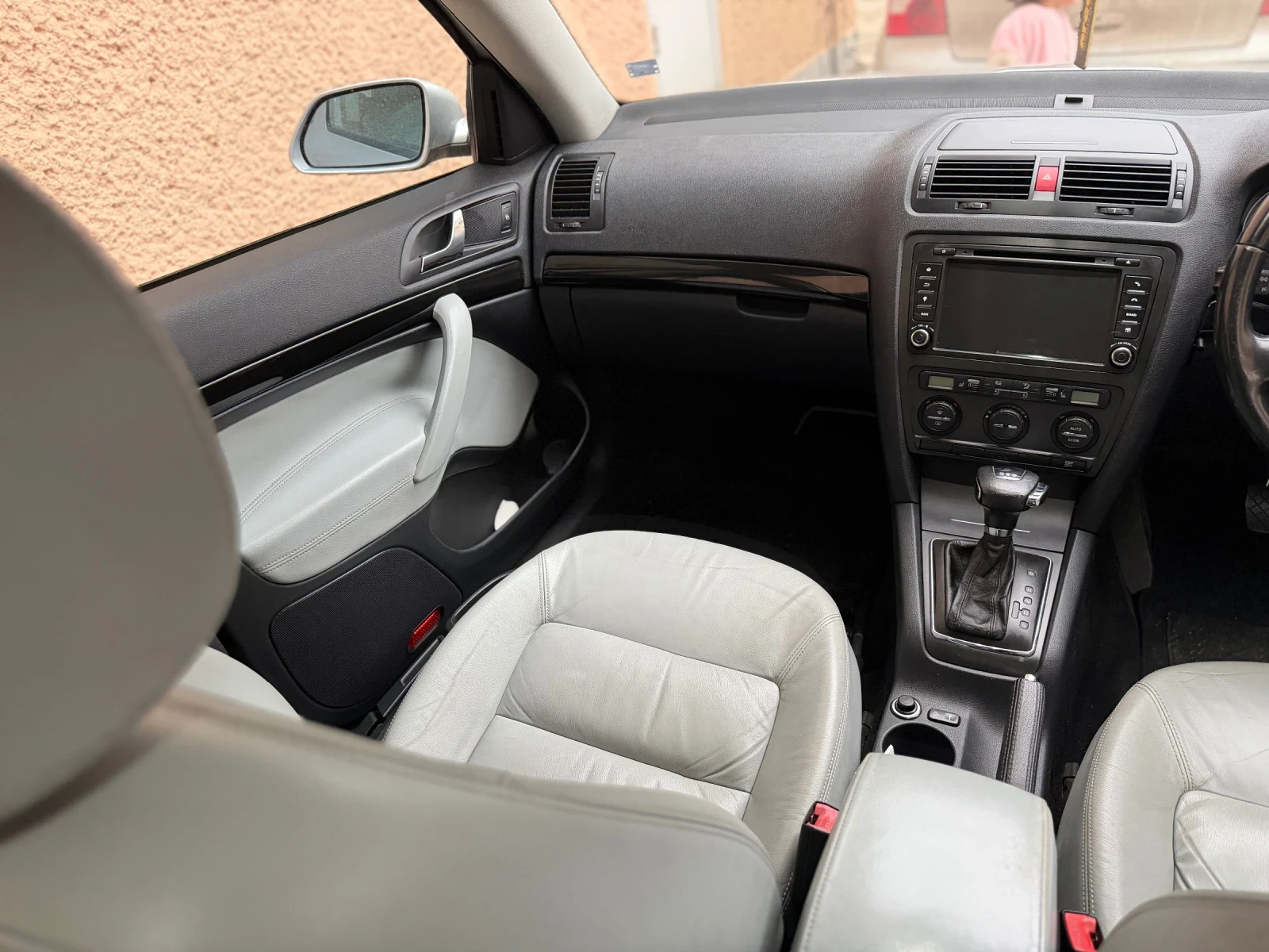 Skoda Octavia Skoda Octavia  2.0 140коня, снимка 10 - Автомобили и джипове - 53720626