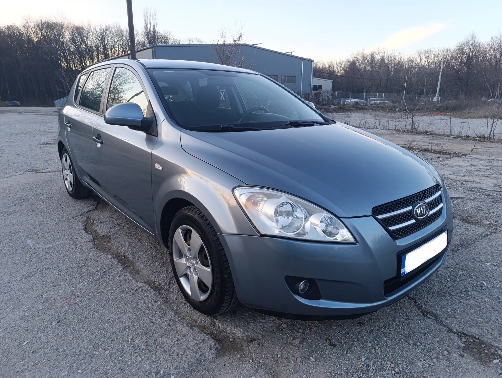 Kia Ceed 1.6i, снимка 4 - Автомобили и джипове - 53728441