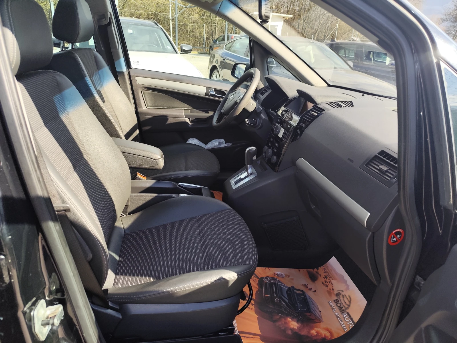 Opel Zafira 1.9CDTi* 7 MECTA* АВТОМАТИК* ПАНОРАМА* , снимка 12 - Автомобили и джипове - 53987698