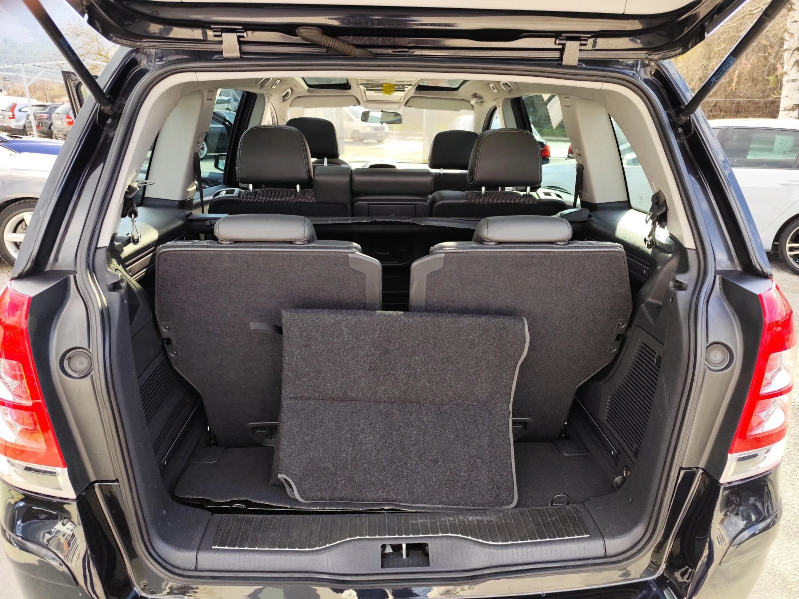 Opel Zafira 1.9CDTi* 7 MECTA* АВТОМАТИК* ПАНОРАМА* , снимка 13 - Автомобили и джипове - 53987698