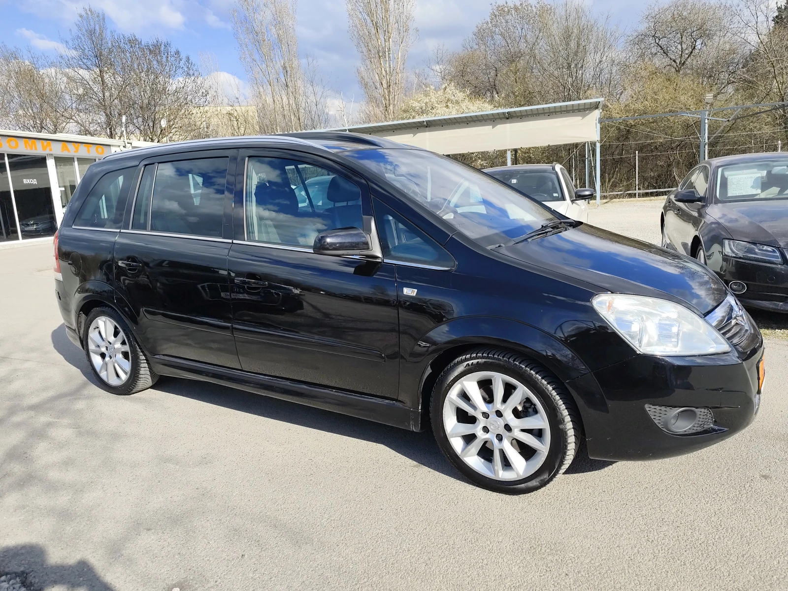 Opel Zafira 1.9CDTi* 7 MECTA* АВТОМАТИК* ПАНОРАМА* , снимка 3 - Автомобили и джипове - 53987698