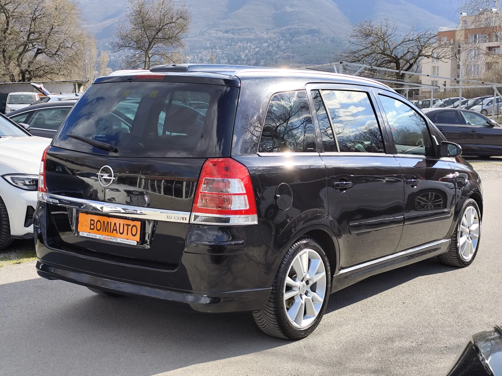 Opel Zafira 1.9CDTi* 7 MECTA* АВТОМАТИК* ПАНОРАМА* , снимка 4 - Автомобили и джипове - 53987698