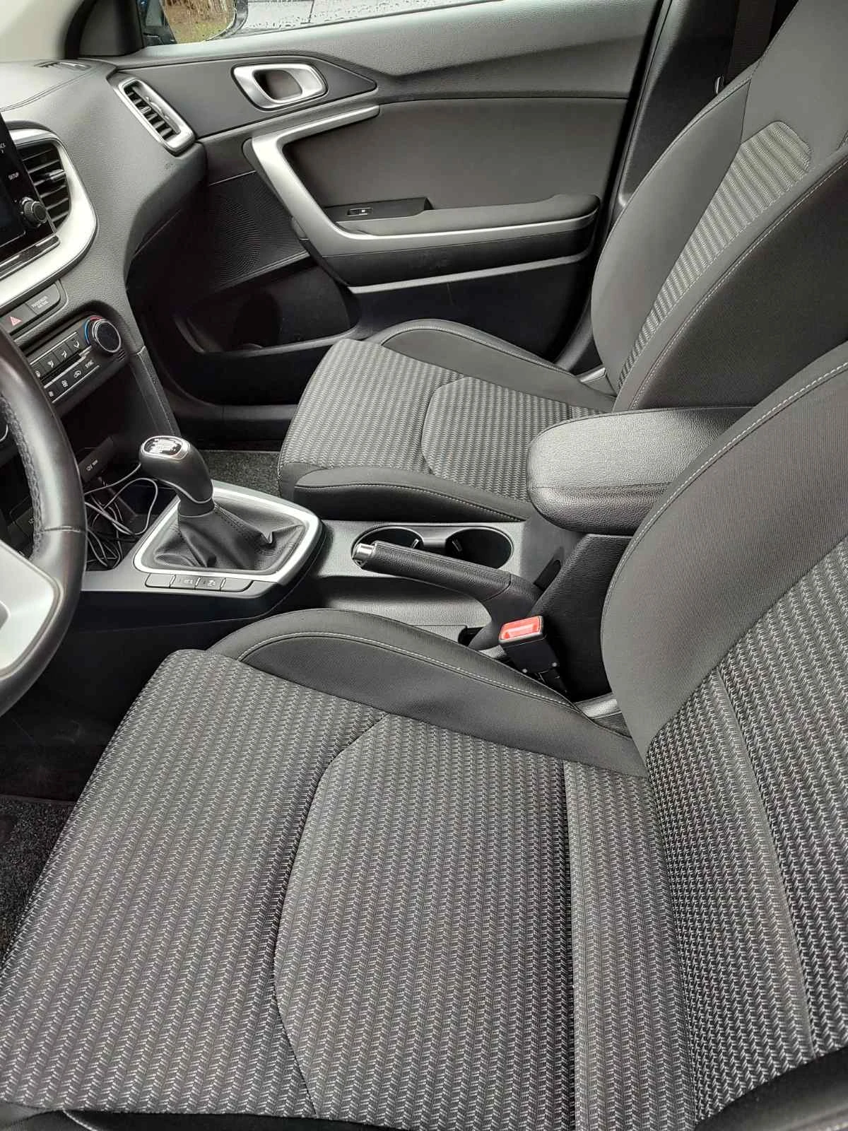 Kia XCeed, снимка 8 - Автомобили и джипове - 54128140