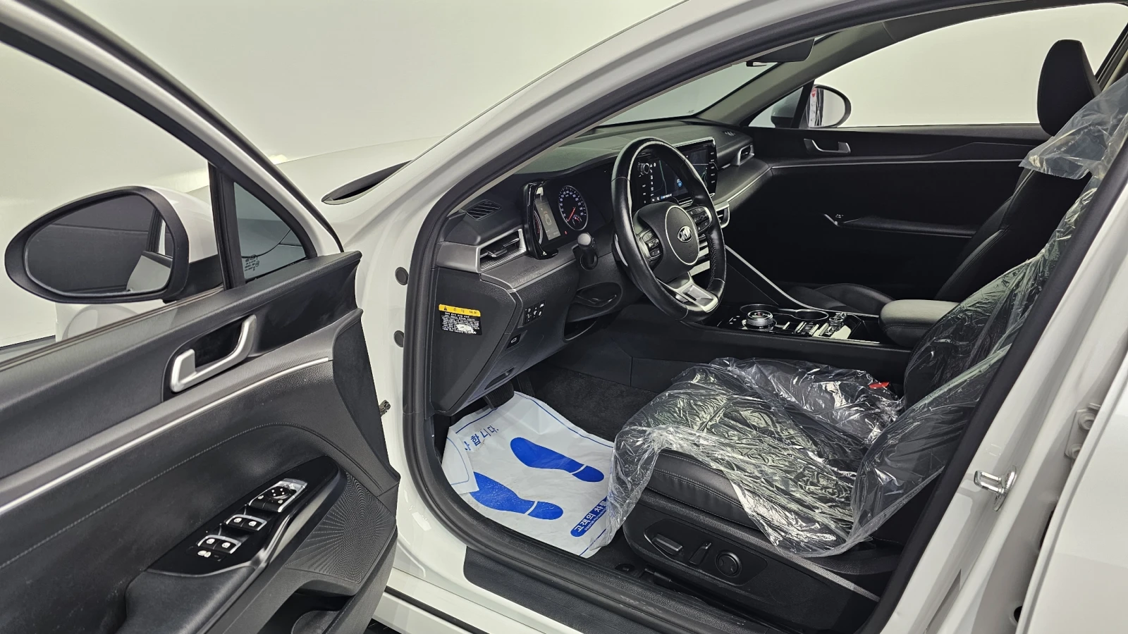 Kia K5 2.0LPI TRENDY autogeorge.com | Mobile.bg � ����������� 9