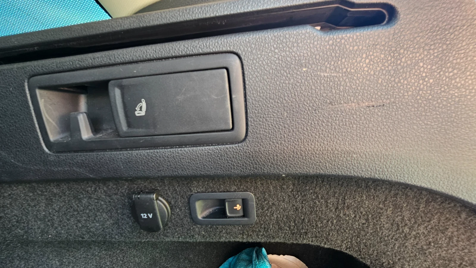 VW Passat 2.0 TDI, снимка 13 - Автомобили и джипове - 54427738