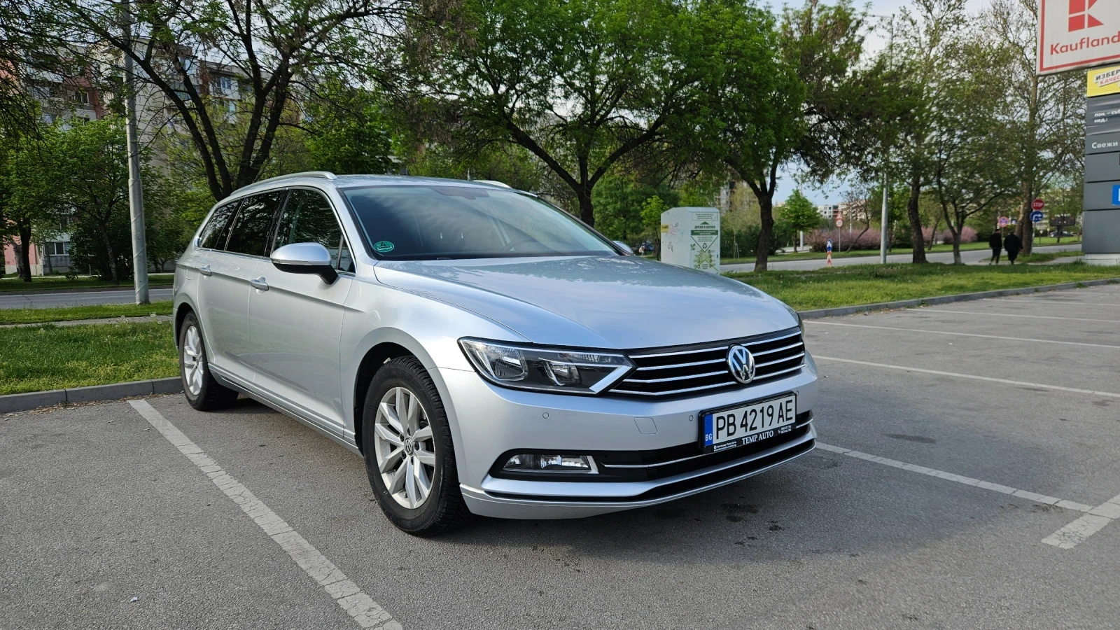 VW Passat 2.0 TDI, снимка 2 - Автомобили и джипове - 54427738