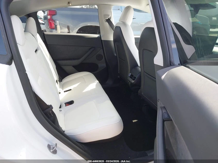 Tesla Model Y Awd/Long Range Dual Motor All-Wheel Drive, снимка 8 - Автомобили и джипове - 54435732