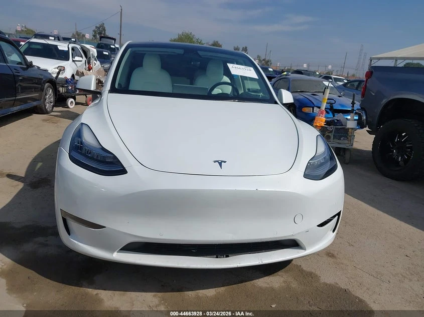 Tesla Model Y Awd/Long Range Dual Motor All-Wheel Drive, снимка 12 - Автомобили и джипове - 54435732