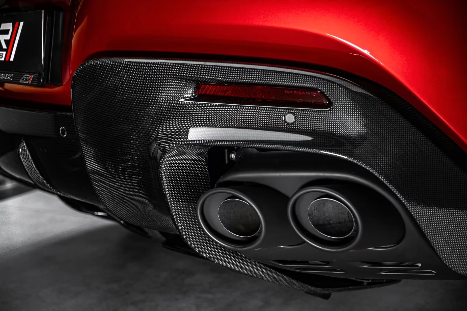 Ferrari Purosangue 6.5 V12 / CARBON / MATRIX / CERAMIC / HUD / 360 / | Mobile.bg � ����������� 4