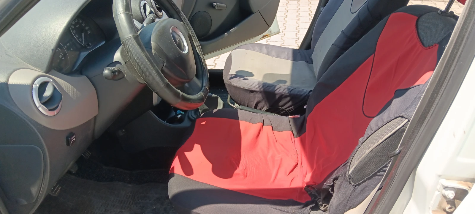 Dacia Logan, снимка 10 - Автомобили и джипове - 54638135