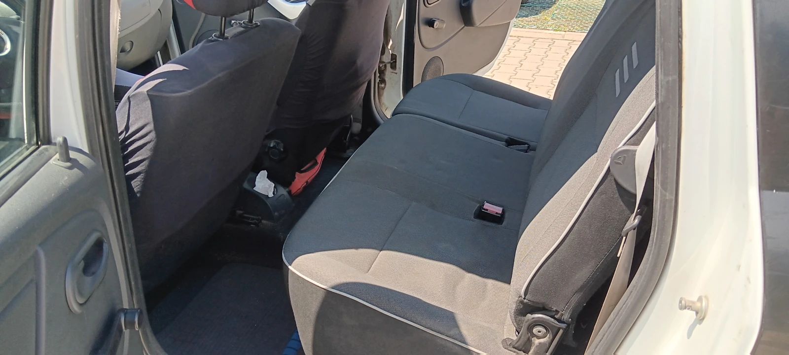 Dacia Logan, снимка 9 - Автомобили и джипове - 54638135