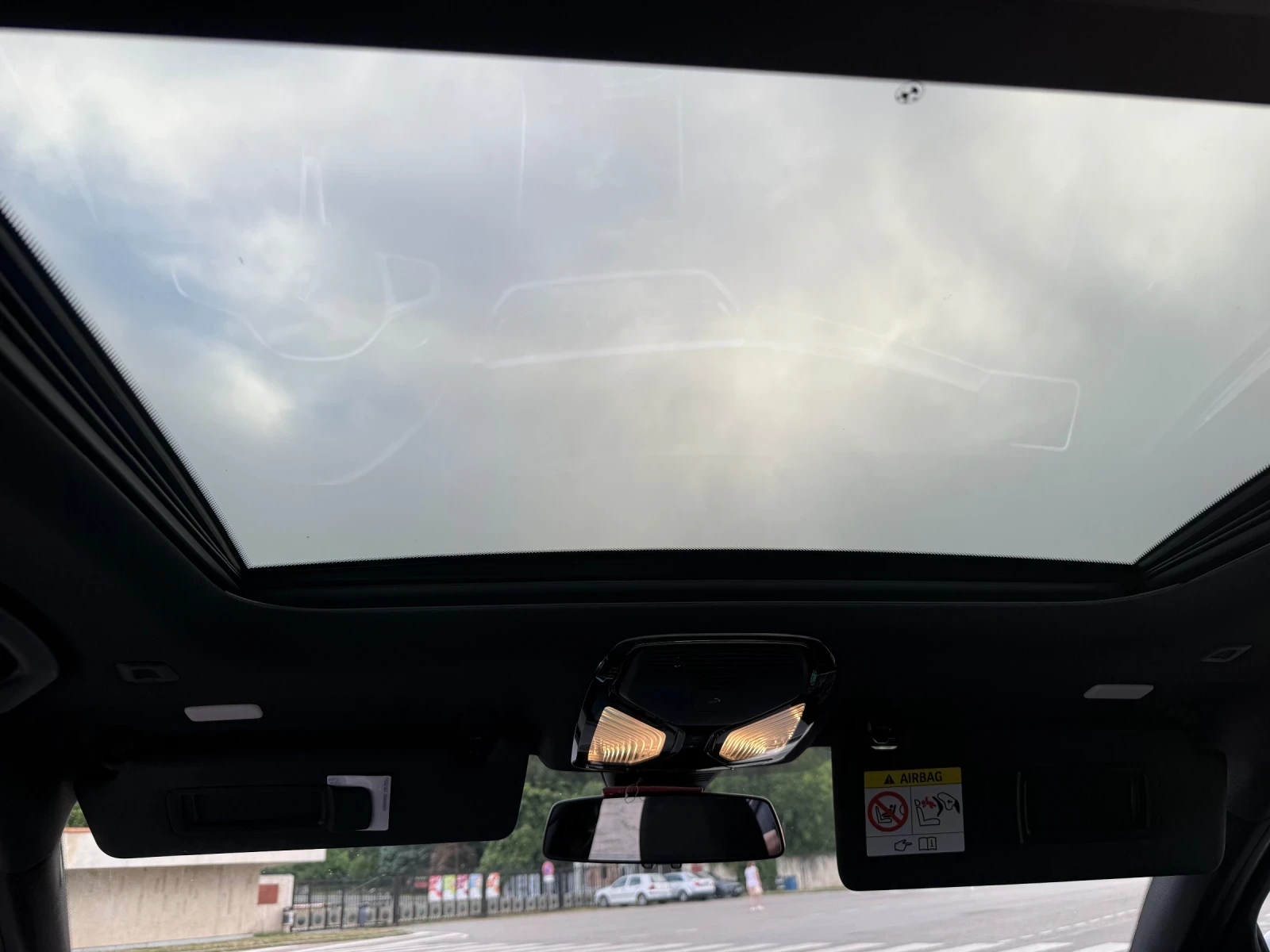 BMW 320 М sport* Head-UP* Laser* Camera* Blind spot, снимка 16 - Автомобили и джипове - 55425549