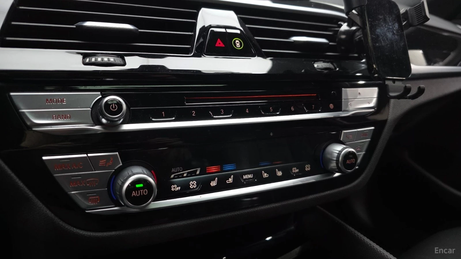 BMW 530 M SPORT PLUS* HUD* КОЖА* ОБДУХВ* НАВИ* ПАНО, снимка 15 - Автомобили и джипове - 55435548
