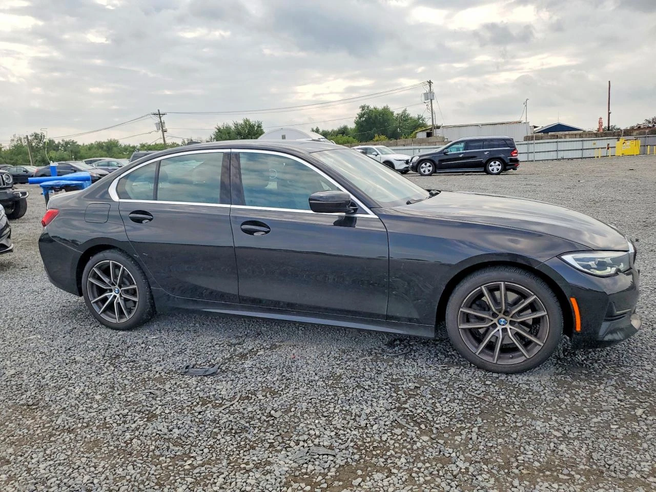 BMW 330 2.0l Xi, снимка 4 - Автомобили и джипове - 55982607