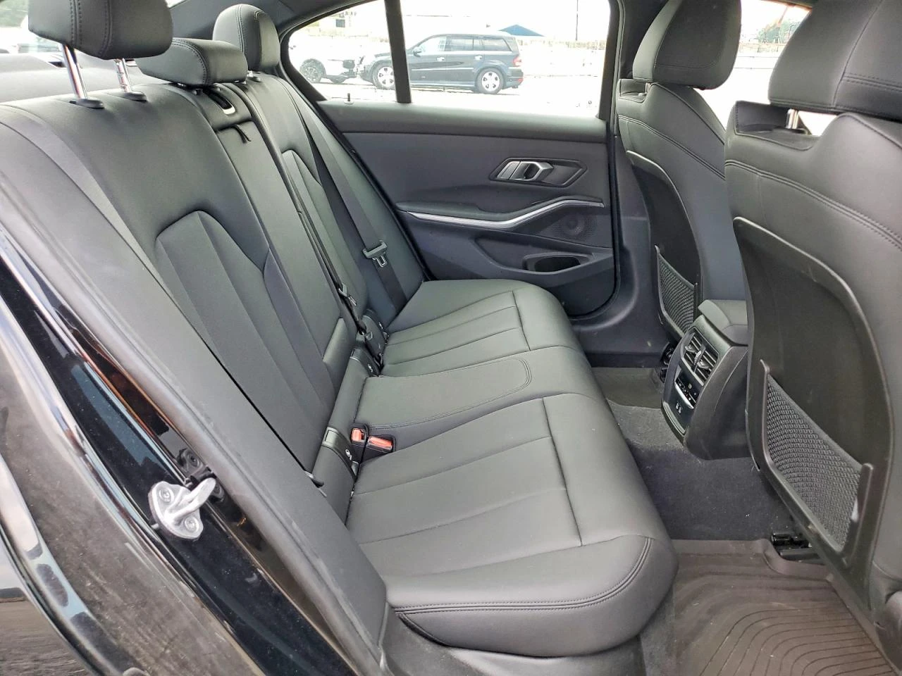BMW 330 2.0l Xi, снимка 10 - Автомобили и джипове - 55982607