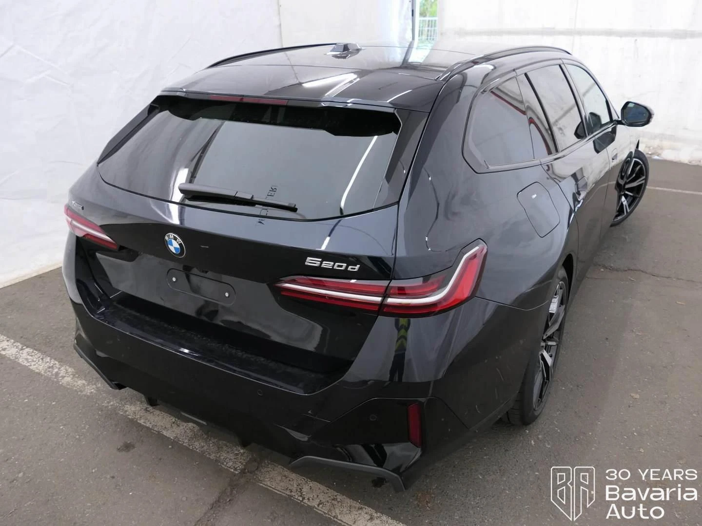 BMW 520 d xDrive Touring Steptronic, снимка 3 - Автомобили и джипове - 56302726