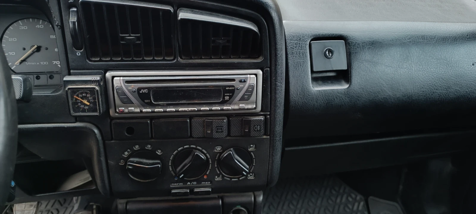 VW Passat Комби , снимка 13 - Автомобили и джипове - 56647171