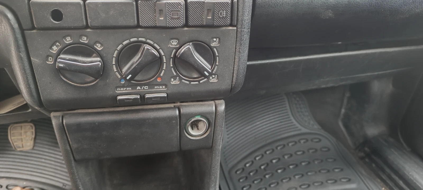 VW Passat Комби , снимка 6 - Автомобили и джипове - 56647171