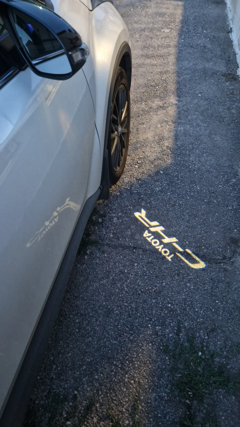 Toyota C-HR 2.0 e-CVT, снимка 5 - Автомобили и джипове - 51278197