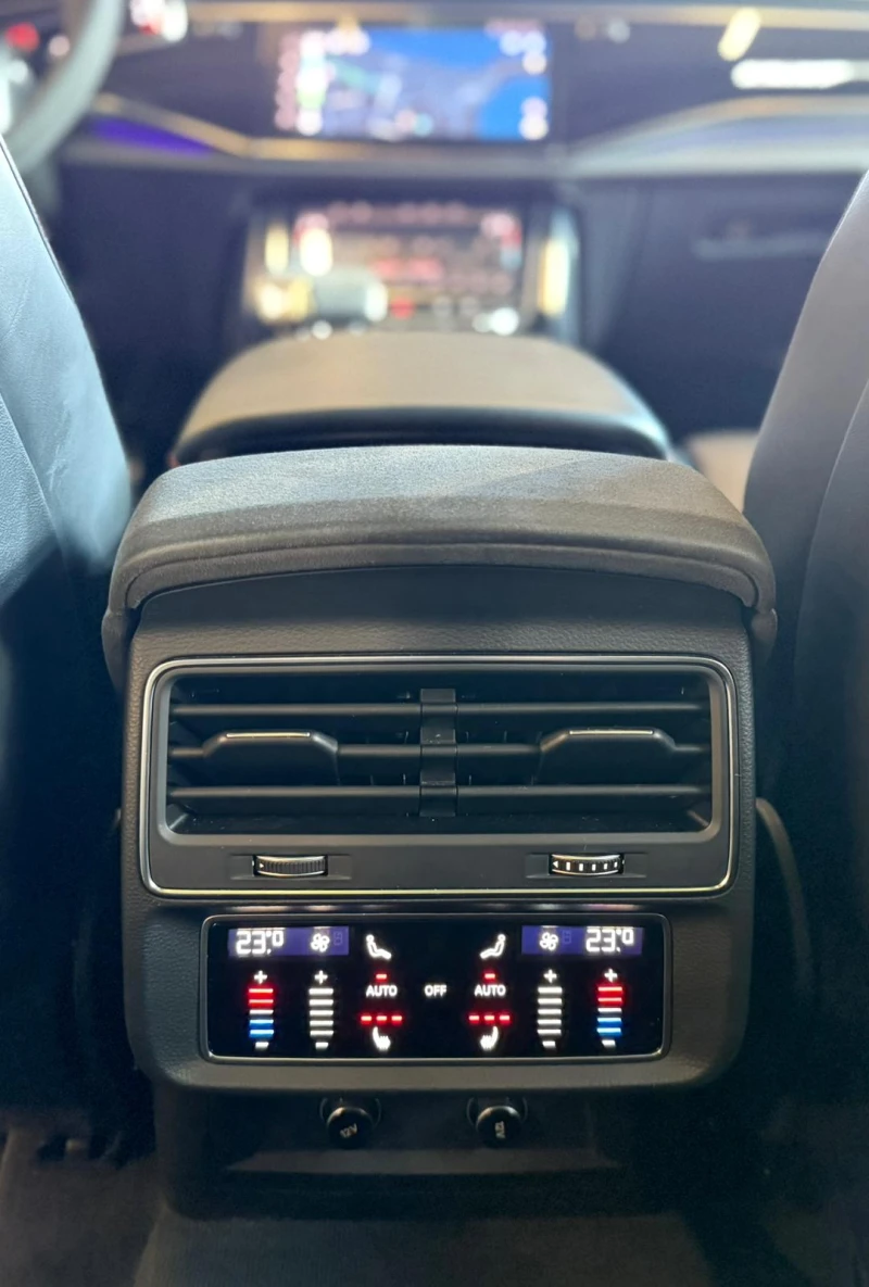 Audi RSQ8 Ceramic* Гаранционен* Лизинг* Обдух* Bang&Olufsen, снимка 15 - Автомобили и джипове - 52444634