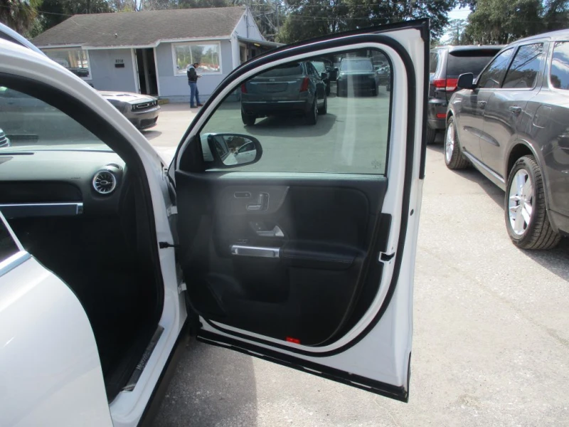 Mercedes-Benz GLB, снимка 11 - Автомобили и джипове - 53411546