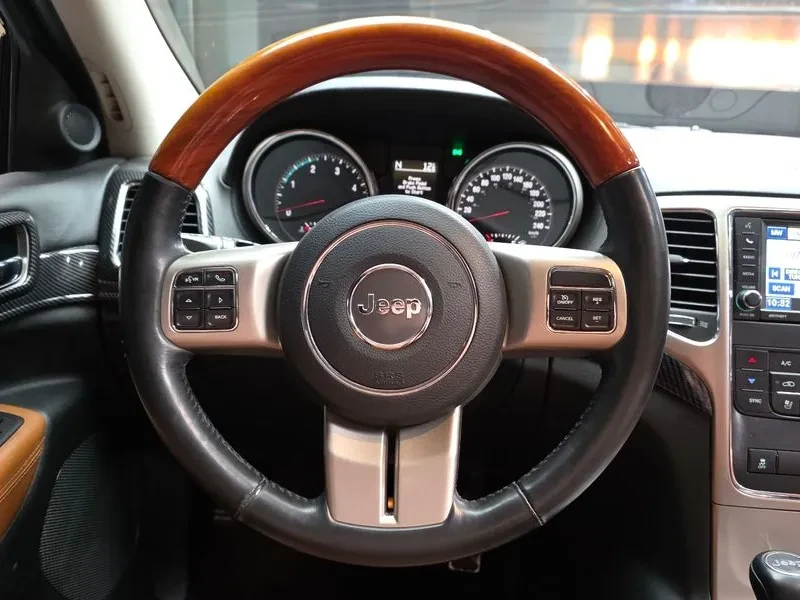 Jeep Cherokee 3.0 Diesel Overland Wk2, снимка 13 - Автомобили и джипове - 56252969