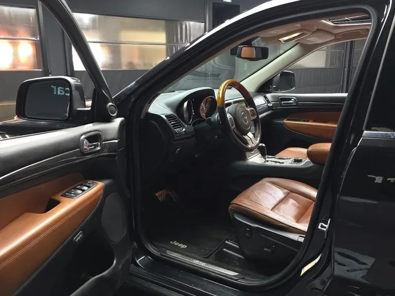 Jeep Cherokee 3.0 Diesel Overland Wk2, снимка 10 - Автомобили и джипове - 56252969
