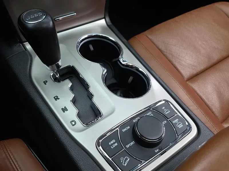 Jeep Cherokee 3.0 Diesel Overland Wk2, снимка 9 - Автомобили и джипове - 56252969