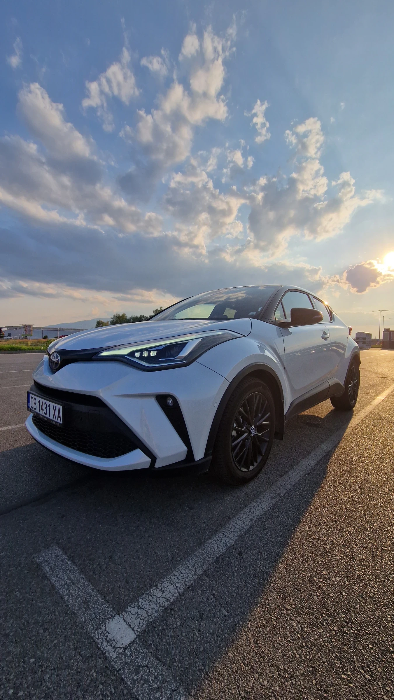 Toyota C-HR 2.0 e-CVT, снимка 1