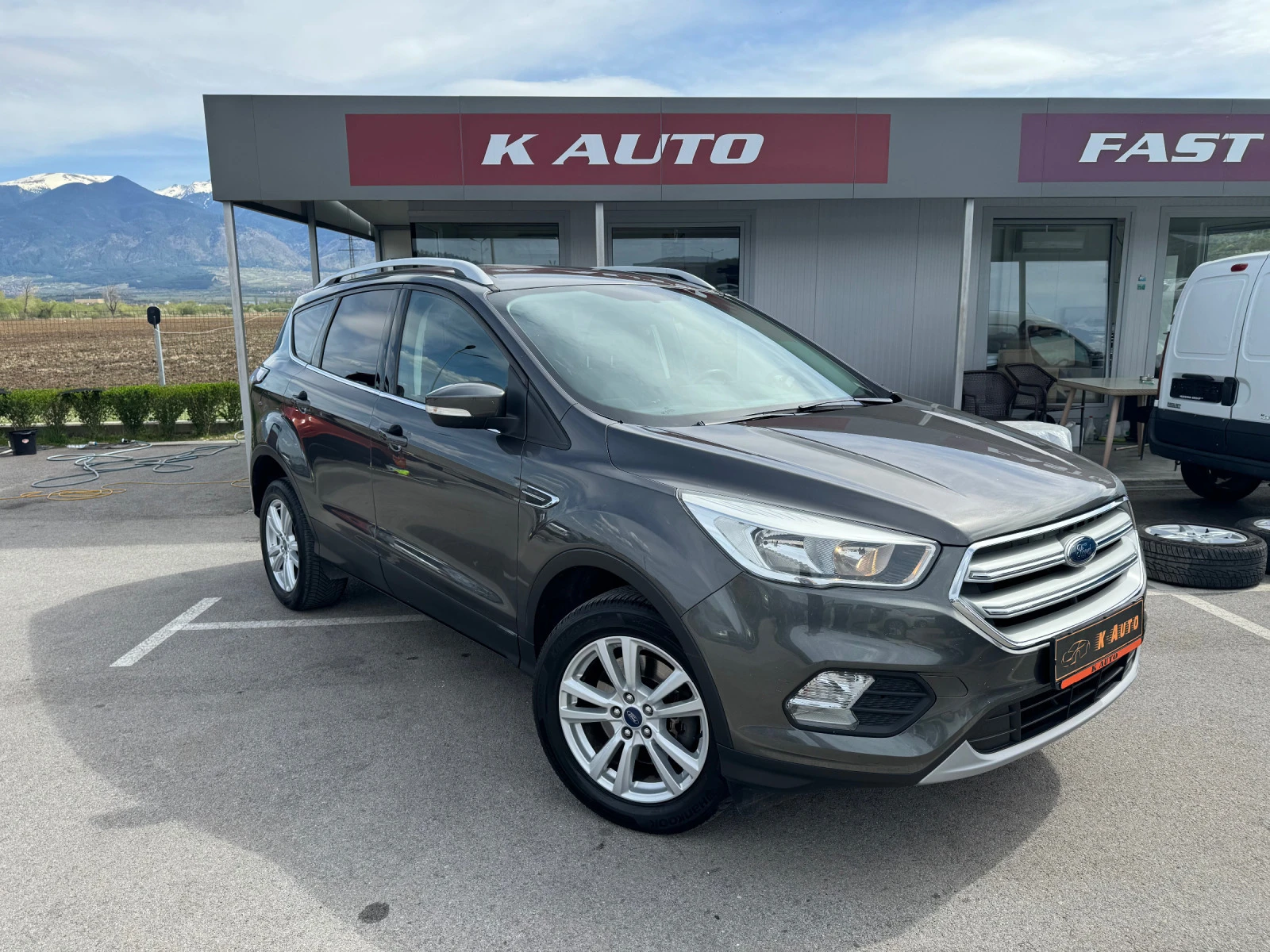 Ford Kuga  - изображение 4