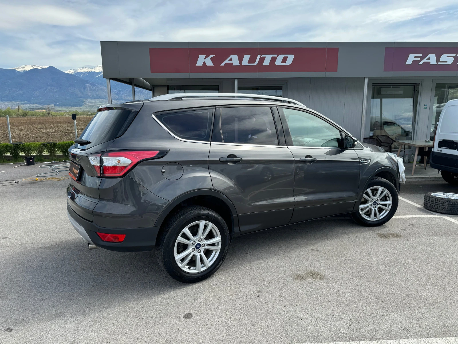 Ford Kuga  - изображение 3