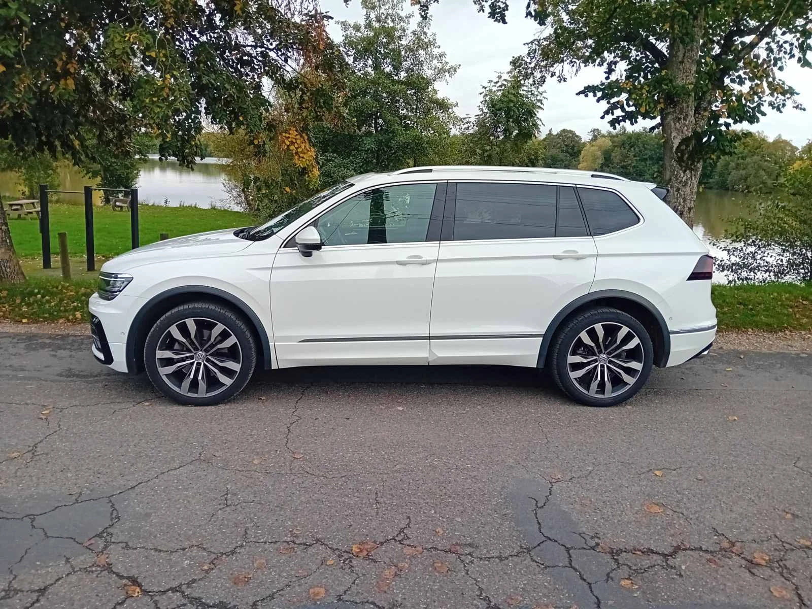 VW Tiguan ALL SPACE R-LINE 240кс - изображение 3