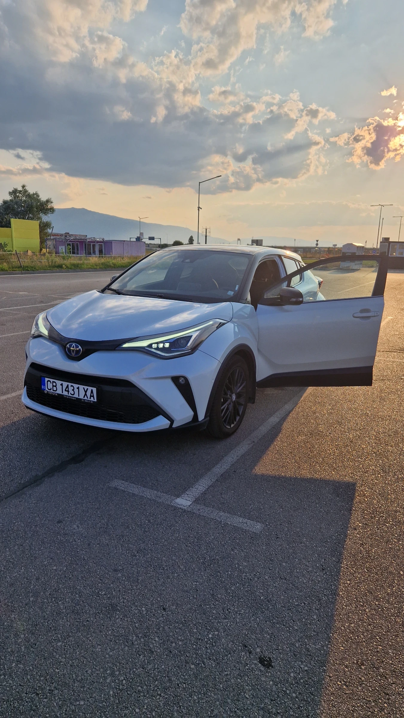 Toyota C-HR 2.0 e-CVT - изображение 4