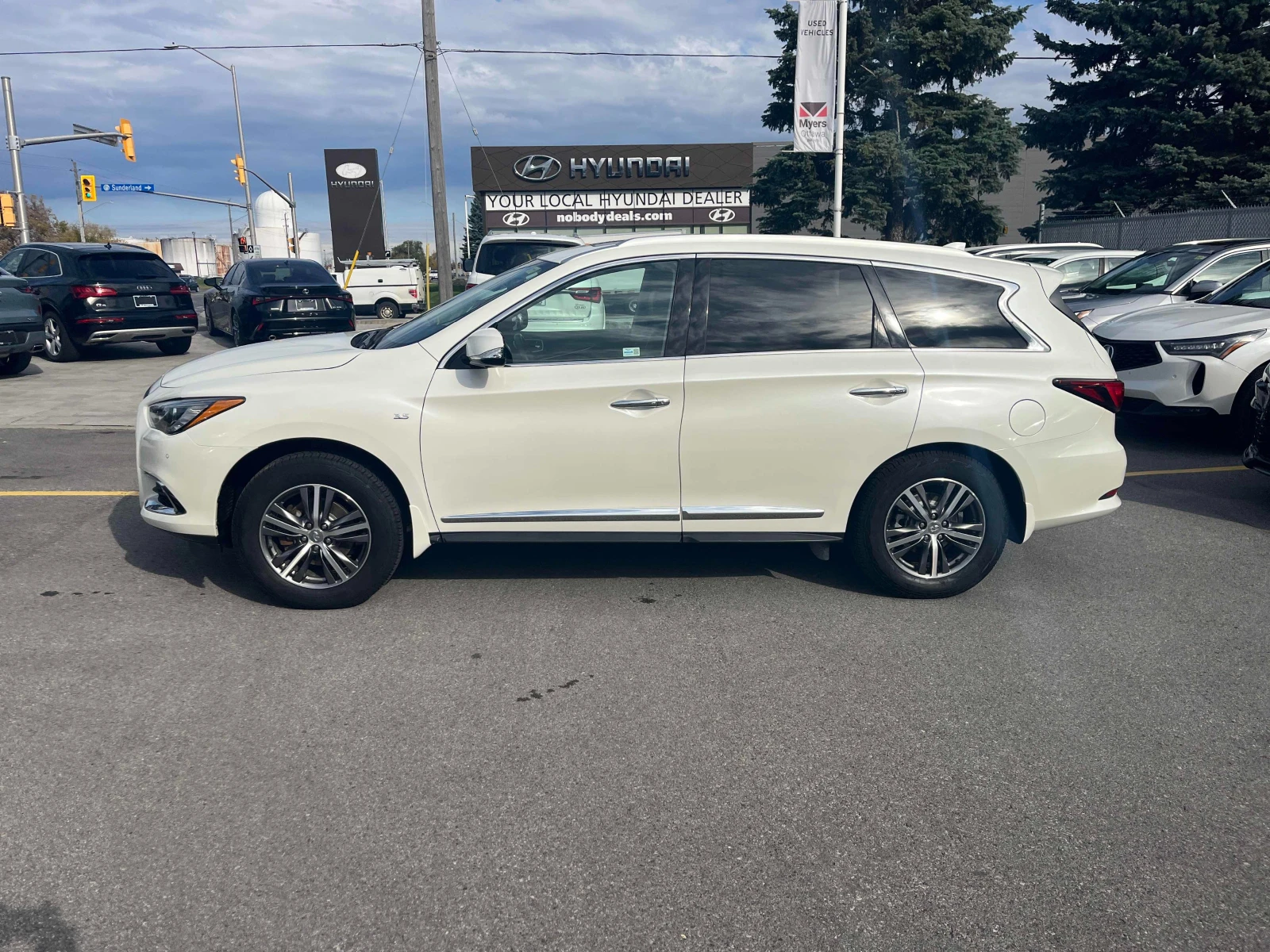 Infiniti QX60 * Essential AWD * CARFAX *    | Mobile.bg   2