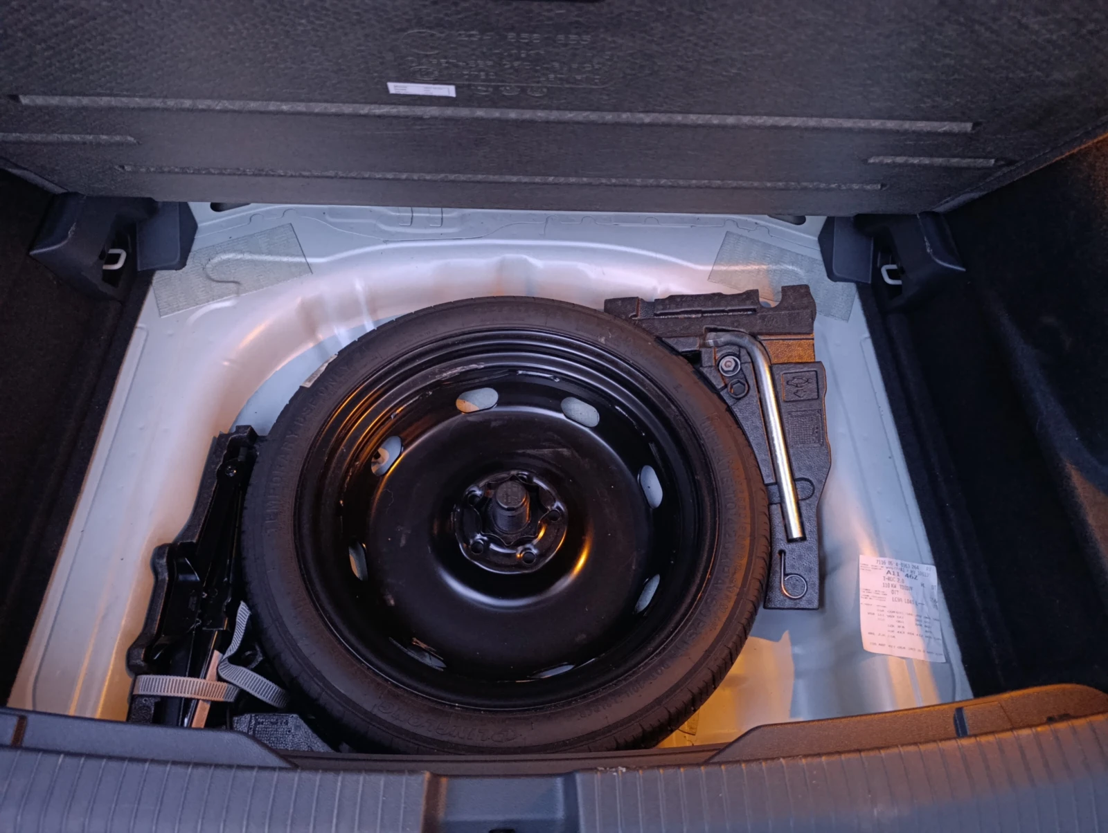 VW T-Roc 2.0TDI Elegance 150кс Digital Distr LED Кожа , снимка 14 - Автомобили и джипове - 54144460