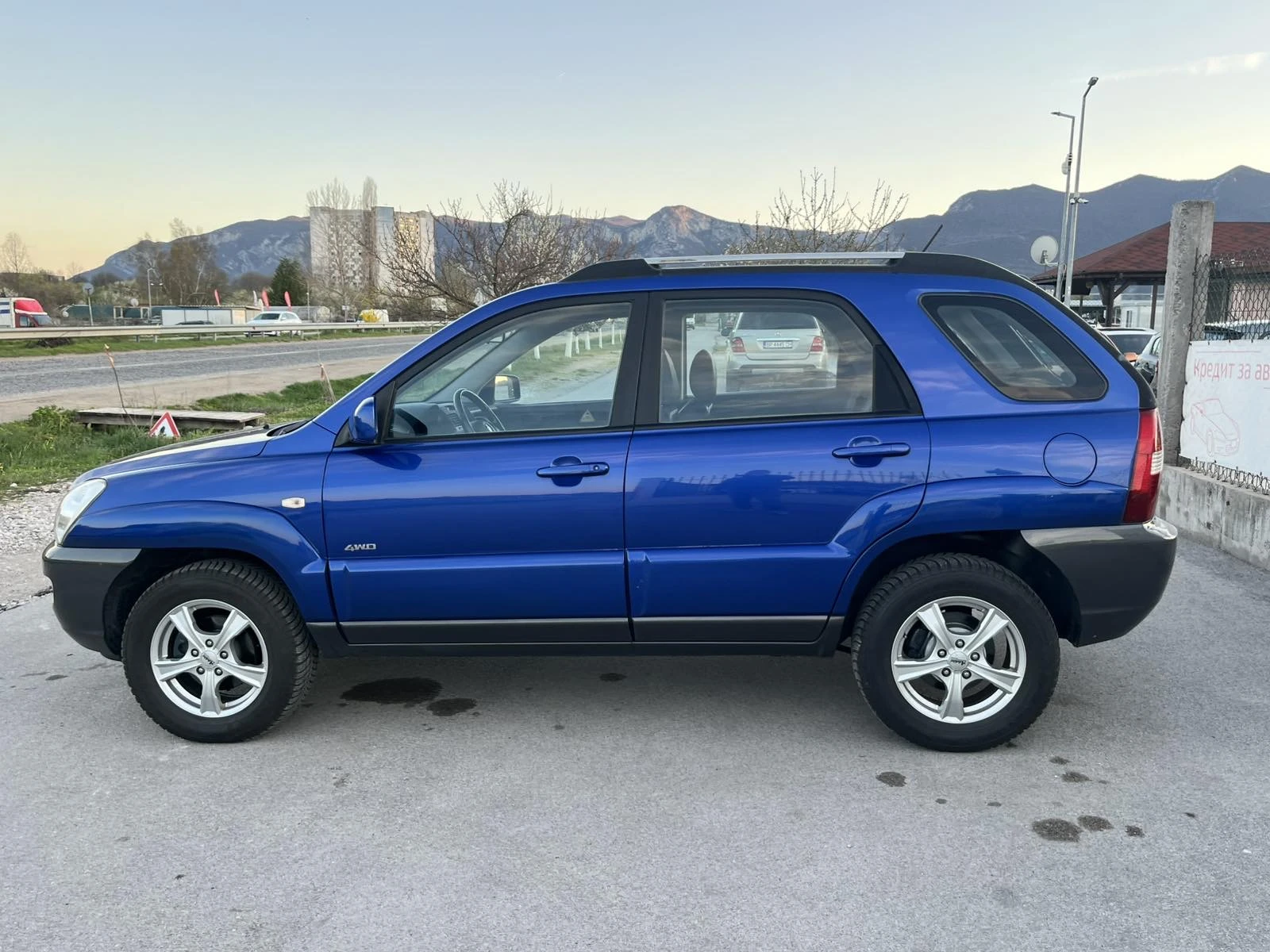 Kia Sportage 2.0CRDI 113кс 134 000км  4X4 КЛИМАТИК, снимка 6 - Автомобили и джипове - 54163193