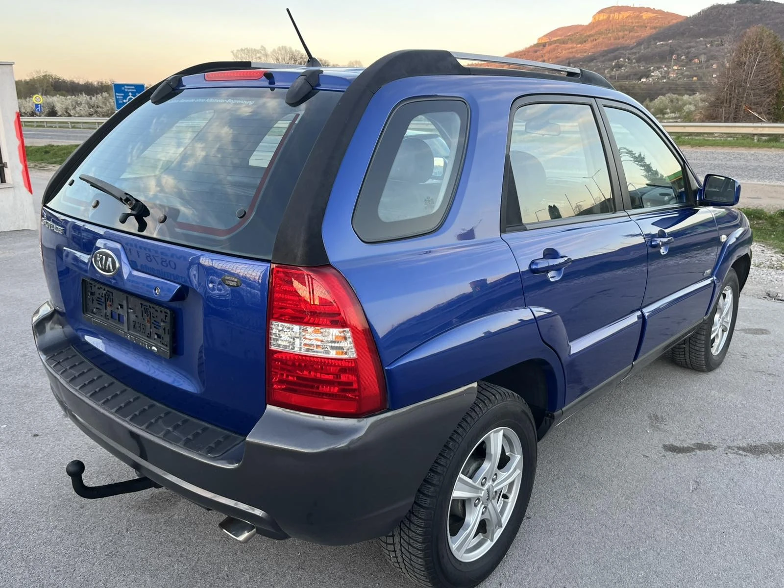 Kia Sportage 2.0CRDI 113кс 134 000км  4X4 КЛИМАТИК, снимка 4 - Автомобили и джипове - 54163193