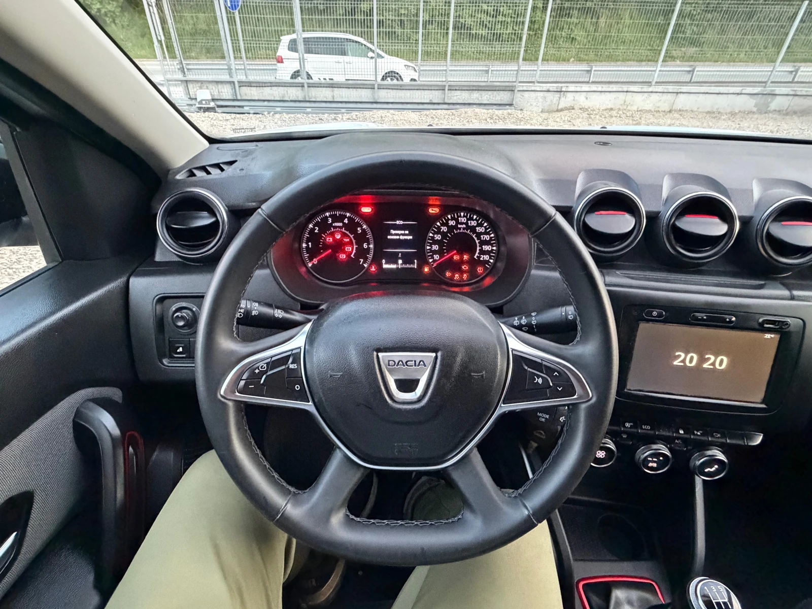 Dacia Duster 1.6BENZIN* LPG* 360CAMERA* NAVI* , снимка 12 - Автомобили и джипове - 54561823