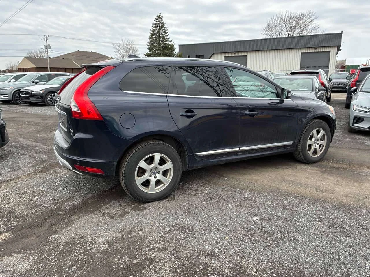 Volvo XC60 * T5 Special Edition Premier* АВТОКРЕДИТ* , снимка 3 - Автомобили и джипове - 54571493